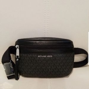 💢Michael Kors Signature Fanny Pack